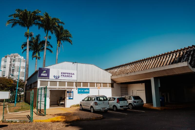 Frente Emprega Franca original