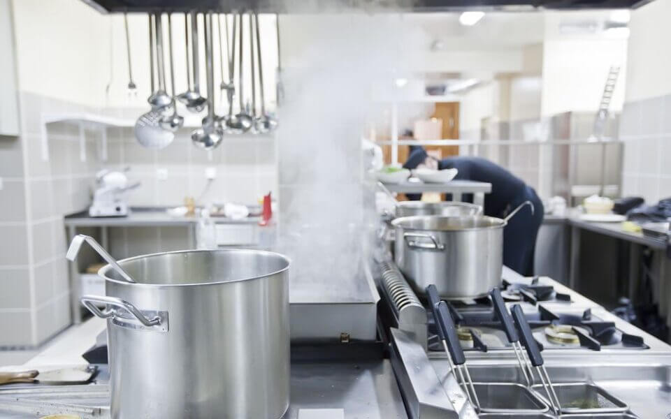 144424 x cuidados que voce deve ter ao montar uma cozinha industrial 960x600