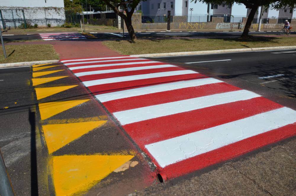 LOMBOFAIXA AV. ABRAO BRICKMANN 7