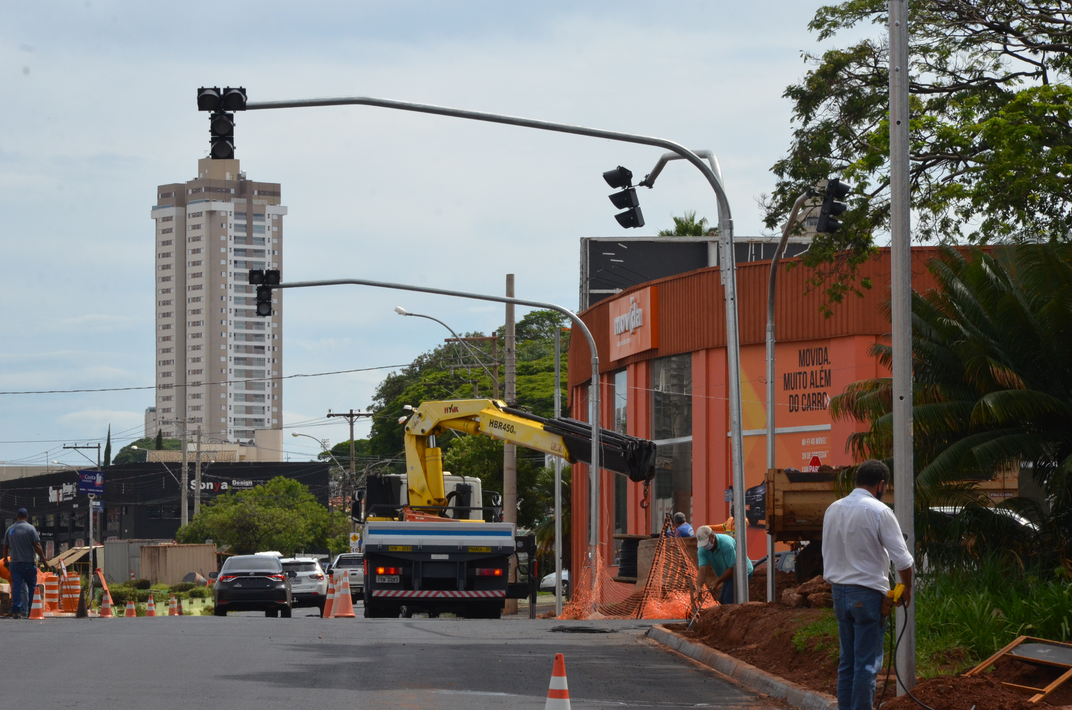 Obras Av. Champagnat Colocacao de Semaforo 7 original